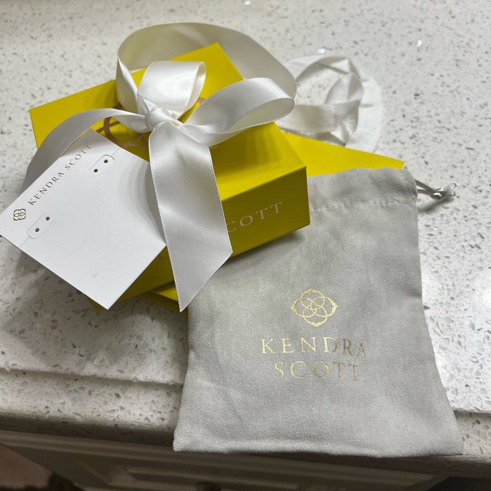 Kendra Scott Packaging